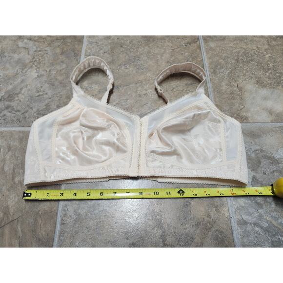 Playtex 4695 44B Beige Front Closure Wireless Soft Cup Bra Wide Strap Support - Picture 2 of 8